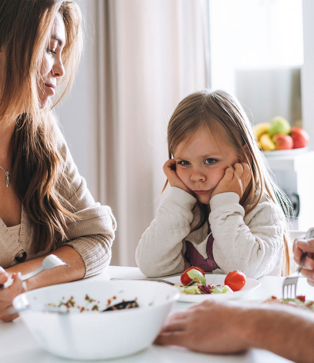 Votre enfant refuse de manger? Découvrez pourquoi et comment éviter de négocier! 